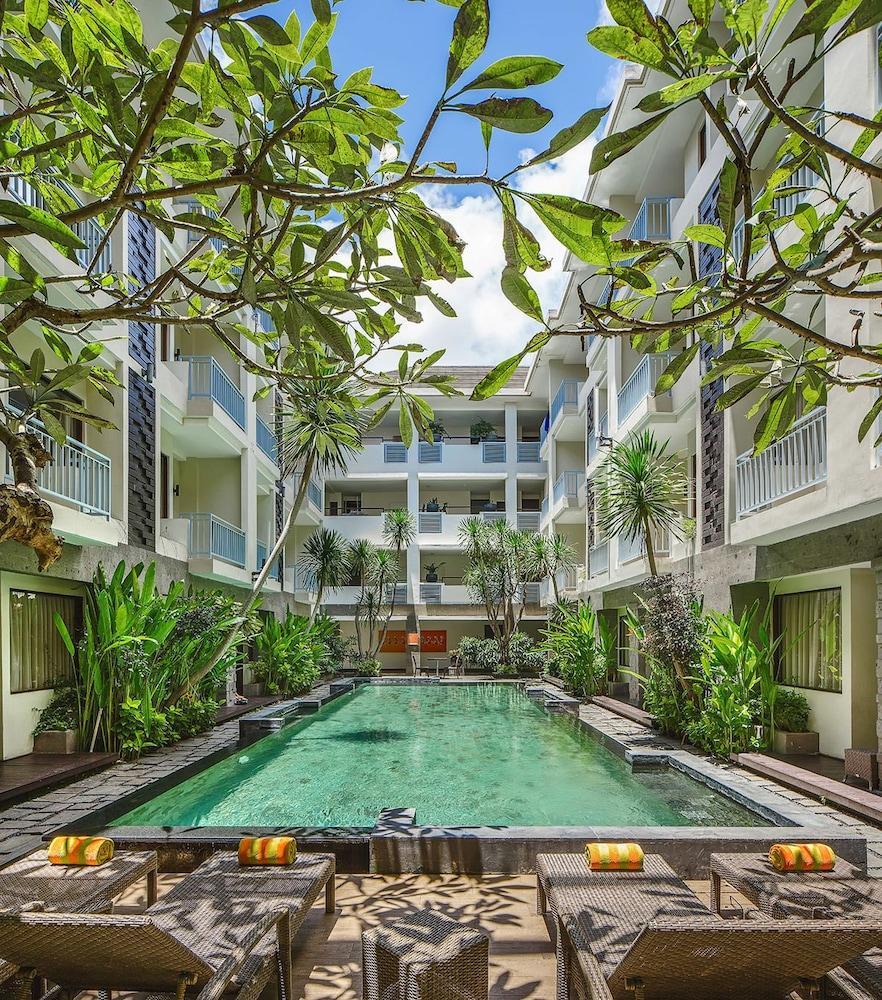 Bloo Bali Hotel Kuta  Exterior photo