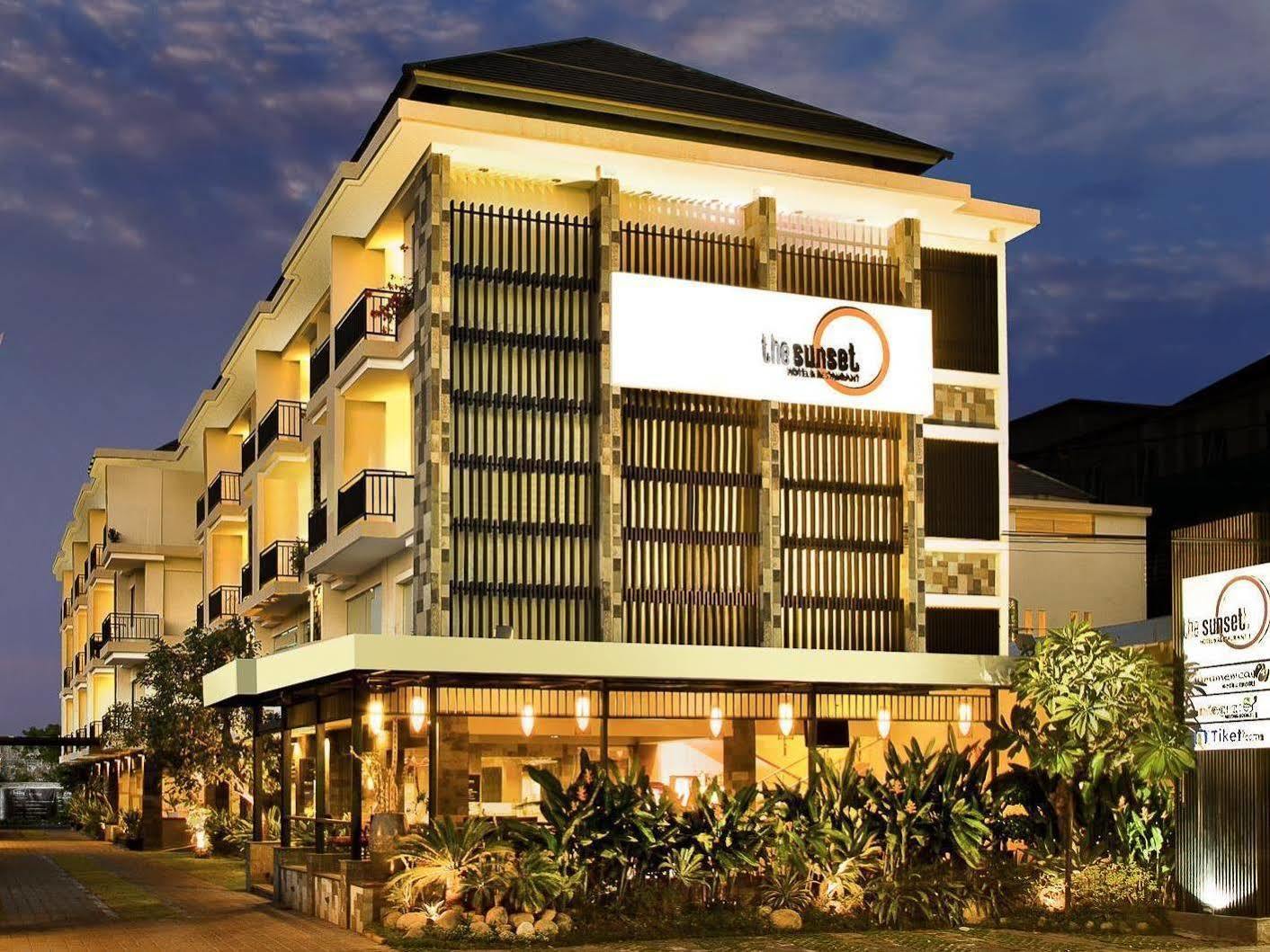 Bloo Bali Hotel Kuta  Exterior photo